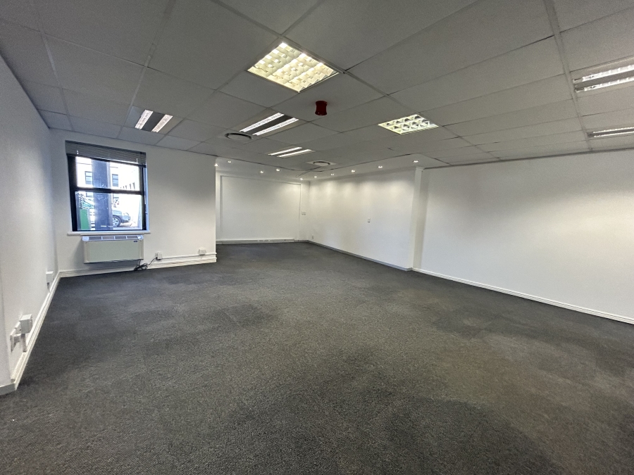 To Let Commercial Property for Rent in Mowbray Western Cape